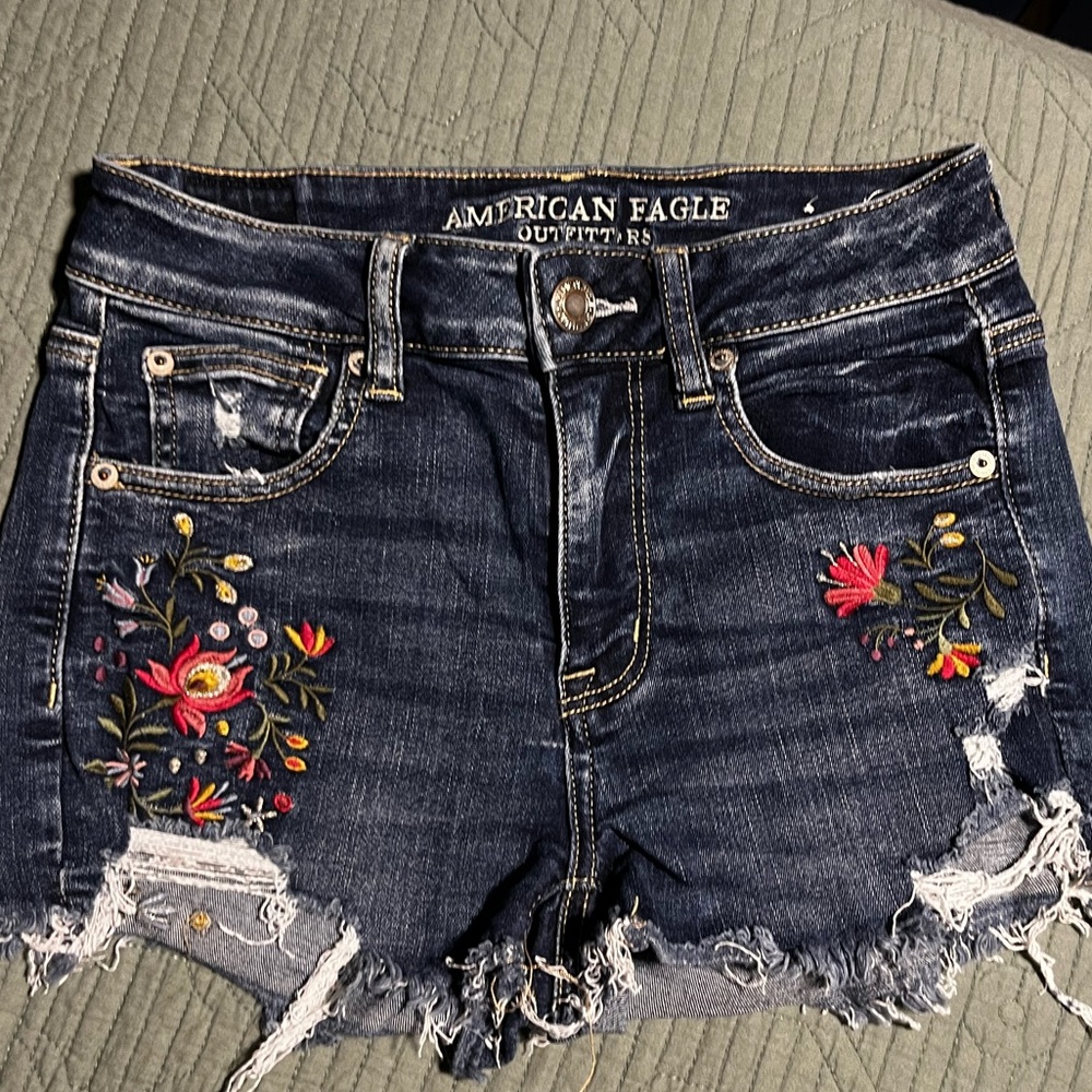 American Eagle Outfitters size 4 high waisted jean shorts with embroidery